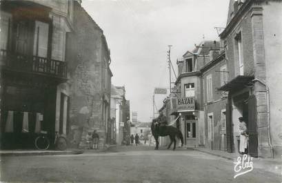 CPSM FRANCE 14 "Arromanches , rue du Maréchal Joffre"