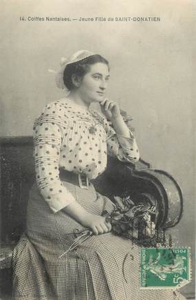 CPA FRANCE 44 "Jeune fille de Saint Donatien"