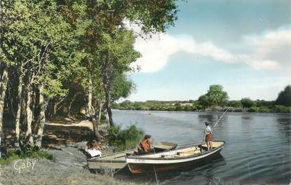 CPSM FRANCE 44 "Guenrouët, pêcheurs sur le canal de Nantes à Brest"