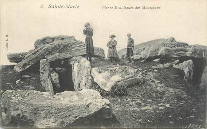 CPA FRANCE 44 "Sainte Marie sur Mer, Pierre Druidiques des Mousseaux"