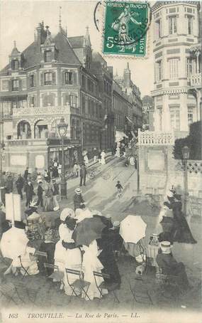 CPA FRANCE 14 "Trouville, la rue de Paris"