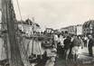 CPSM FRANCE 14 "Trouville, la reine des Plages, les quais et bateaux de pêche"