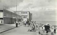 14 Calvado CPSM FRANCE 14 "Luc sur Mer, la digue et le casino"