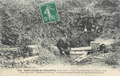 CPA FRANCE 44 "Saint Julien de Vouvantes, les trois fontaines"