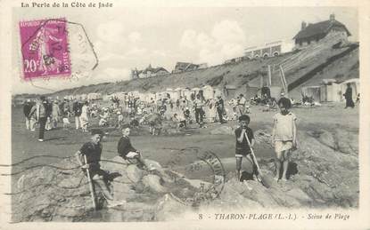 CPA FRANCE 44 "Tharon plage, scène de plage"