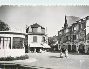 CPSM FRANCE 44 "Pornichet, place de la gare et avebue Mazy"