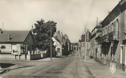 CPSM FRANCE 03 "Montmarault, route de Moulins"