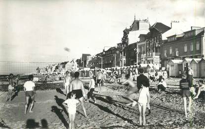 CPSM FRANCE 14 "Saint Aubin sur Mer, la plage et les villas"