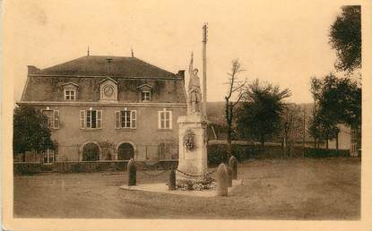 / CPA FRANCE 43 "Paulhaguet, les écoles et le monument aux morts"