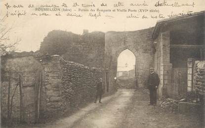 CPA FRANCE 38 "Roussillon, ruines des remparts et vieille porte"