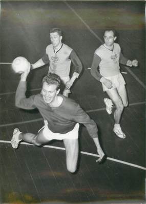 PHOTO DE PRESSE / THEME SPORT "Hand Ball, Prague, le roumain COSTACHE"