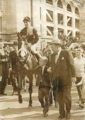 PHOTO ORIGINALE / PHOTO DE PRESSE / SPORT "Hippisme, Prix du Président de la République"