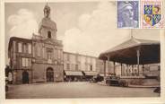 33 Gironde CPSM FRANCE 33 "Bourg sur Gironde, place des Halles"