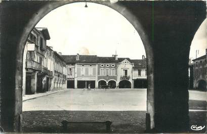 CPSM FRANCE 40 "Labastide d'Armagnac, place Notre Dame"