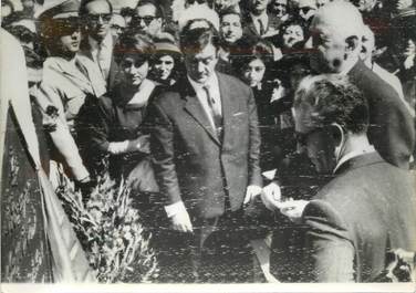 PHOTO DE PRESSE ORIGINALE / Le Général de Gaulle en Iran avec le Shah d'Iran, 1963