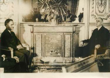 PHOTO DE PRESSE ORIGINALE / Le Roi Hussein de Jordanie à l'Elysée avec le Général de Gaulle, 1963
