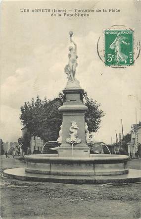 / CPA FRANCE 38 "Les Abrets, fontaine de la place de la République"