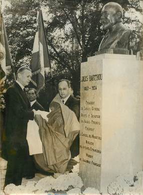 PHOTO DE PRESSE ORIGINALE / Cérémonie du centième anniversaire de la naissance de Louis Barthou à Oloron (64) / POLITIQUE