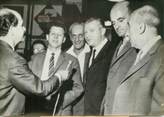 Theme PHOTO DE PRESSE ORIGINALE / SANTE / Groupe d'experts à la fin de la quarantaine pour les clients de l'Hotel Royal à Budapest en Hongrie, 1963