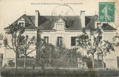 CPA FRANCE 86 "Neuville de Poitou, école communale"