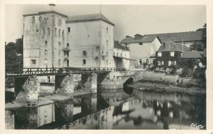 CPSM FRANCE 86 "Gouex, vue générale des grands moulins de Villars"