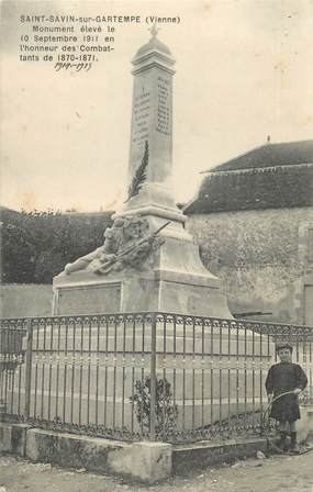 CPA FRANCE 86 "Saint Savin sur Gartempe, monument aux morts"