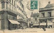 86 Vienne CPA FRANCE 86 "Poitiers, un coin de la place d'Armes"