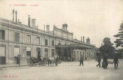 CPA FRANCE 86 "Poitiers, la gare"