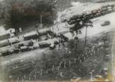 Theme PHOTO ORIGINALE DE PRESSE "Un convoi militaire américain bloqué par les militaires soviétiques à Berlin Ouest" / GUERRE FROIDE