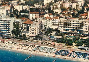 CPSM FRANCE 06 "Juan Les Pins, le Palace et la plage du Grand Pin"