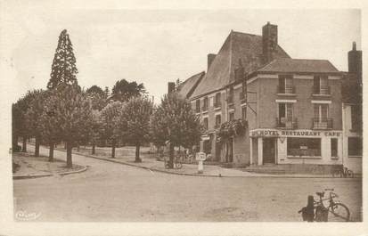 CPA FRANCE 37 "Saint Christophe sur le Nais, place principale"