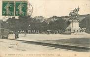 37 Indre Et Loire CPA FRANCE 37 "Chinon, la statue de Jeanne d'Arc et la place"