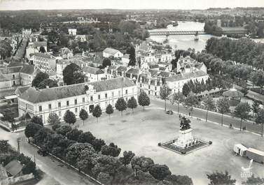 CPSM FRANCE 37 "Chinon, place Jeanne d'Arc"