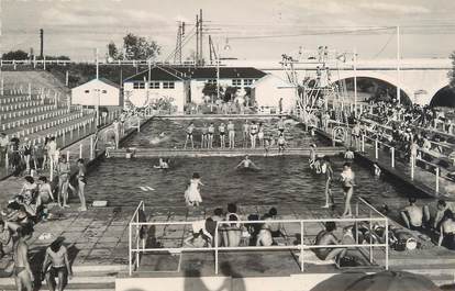 CPSM FRANCE 37 "Tours, stade nautique des enfants de Neptune"