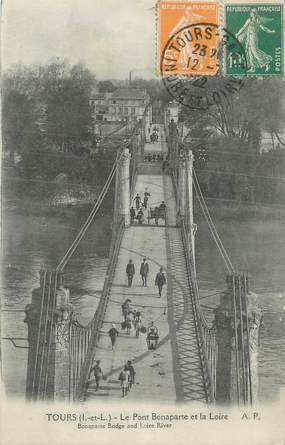 CPA FRANCE 37 "Tours, le pont Bonaparte et la Loire"