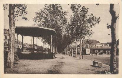 CPA FRANCE 03 "Saint Pouçain sur Sioule, les cours et le kiosque"