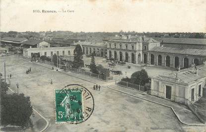 CPA FRANCE 35 "Rennes, la gare"