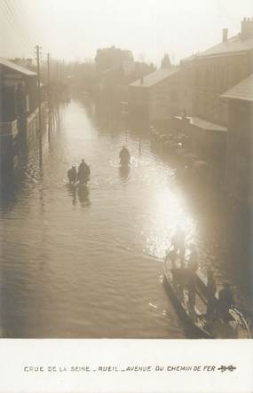 CPA FRANCE 92 "Rueil, avenue du chemin de fer" / INONDATIONS 1910