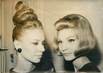 PHOTO DE PRESSE / PHOTO ORIGINALE / MODE / COIFFURE "Mannequins de la Maison DIOR se faisant coiffer"