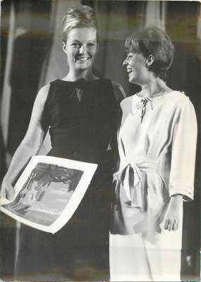 PHOTO DE PRESSE / PHOTO ORIGINALE / FRANCE 06 "Cannes, Festival du Film 1963, Marina VLADY reçoit le prix d'interprétation féminine"