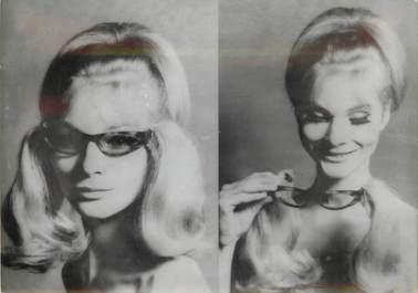 PHOTO DE PRESSE / PHOTO ORIGINALE / MODE "Lunettes mèches avec des tresses ou des anglaises"