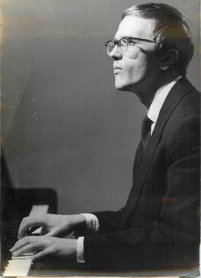 PHOTO DE PRESSE / PHOTO ORIGINALE / MUSIQUE "Le 1er Grand Prix de Piano Marguerite LONG à Victor ERESKO (URSS)"