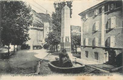 CPA FRANCE 04 "Sisteron, place de l'hôtel de ville"