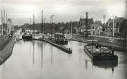 02 Aisne CPSM FRANCE 02 "Chauny, canal de Saint Quentin" / PENICHE