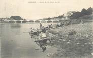 37 Indre Et Loire CPA FRANCE 37 "Amboise, bords de la Loire" / LAVEUSE