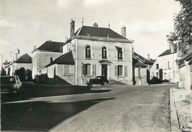 CPSM FRANCE 89 "Cravant, la mairie"