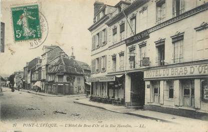 CPA FRANCE 14 "Pont l'Evêque, l'hôtel du bras d'Or et la rue Hamelin"