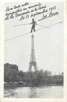 CPA CIRQUE "Traversée de la Seine par un funambule en 1953 " / TOUR EIFFEL