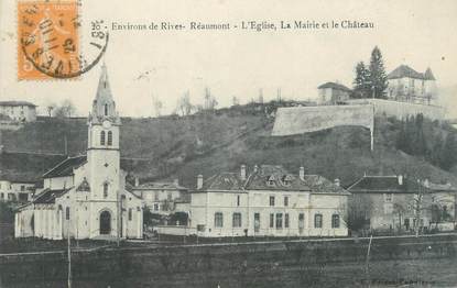 CPA FRANCE 38 "Réaumont, l'église, la mairie et le château"