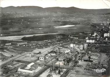 CPSM FRANCE 38 "Le Péage du Roussillon, vue panoramique aérienne sur les usines Rhône Poulenc"